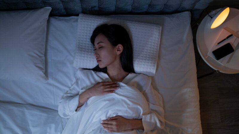 10 Técnicas Científicas para Acalmar a Mente Antes de Dormir
