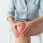 Descubra como aliviar dores articulares naturalmente com métodos comprovados. Soluções eficazes para artrite, artrose e dores na coluna sem efeitos colaterais.